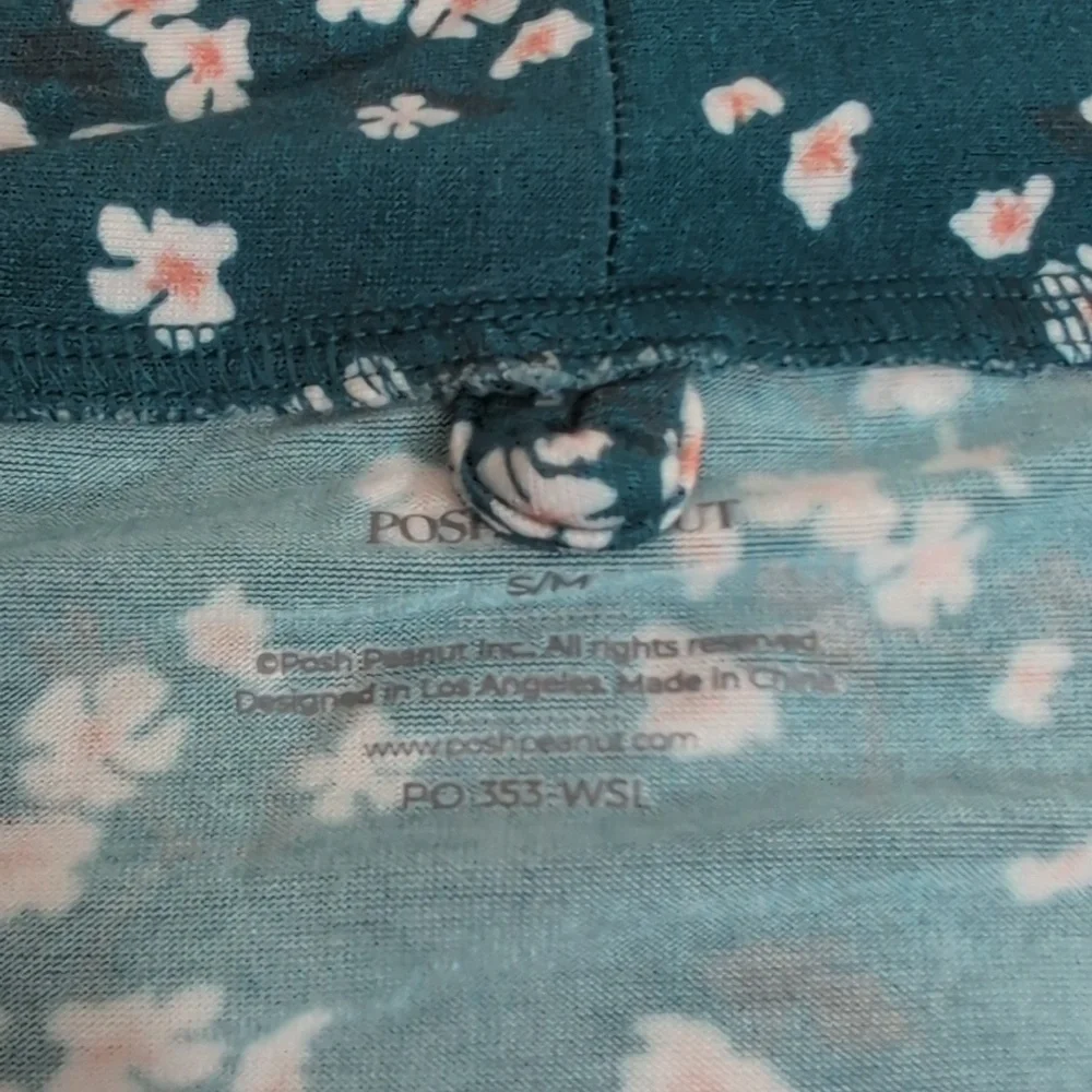 Posh Peanut Women's Robe with Pockets size Small Medium Flower Floral Print